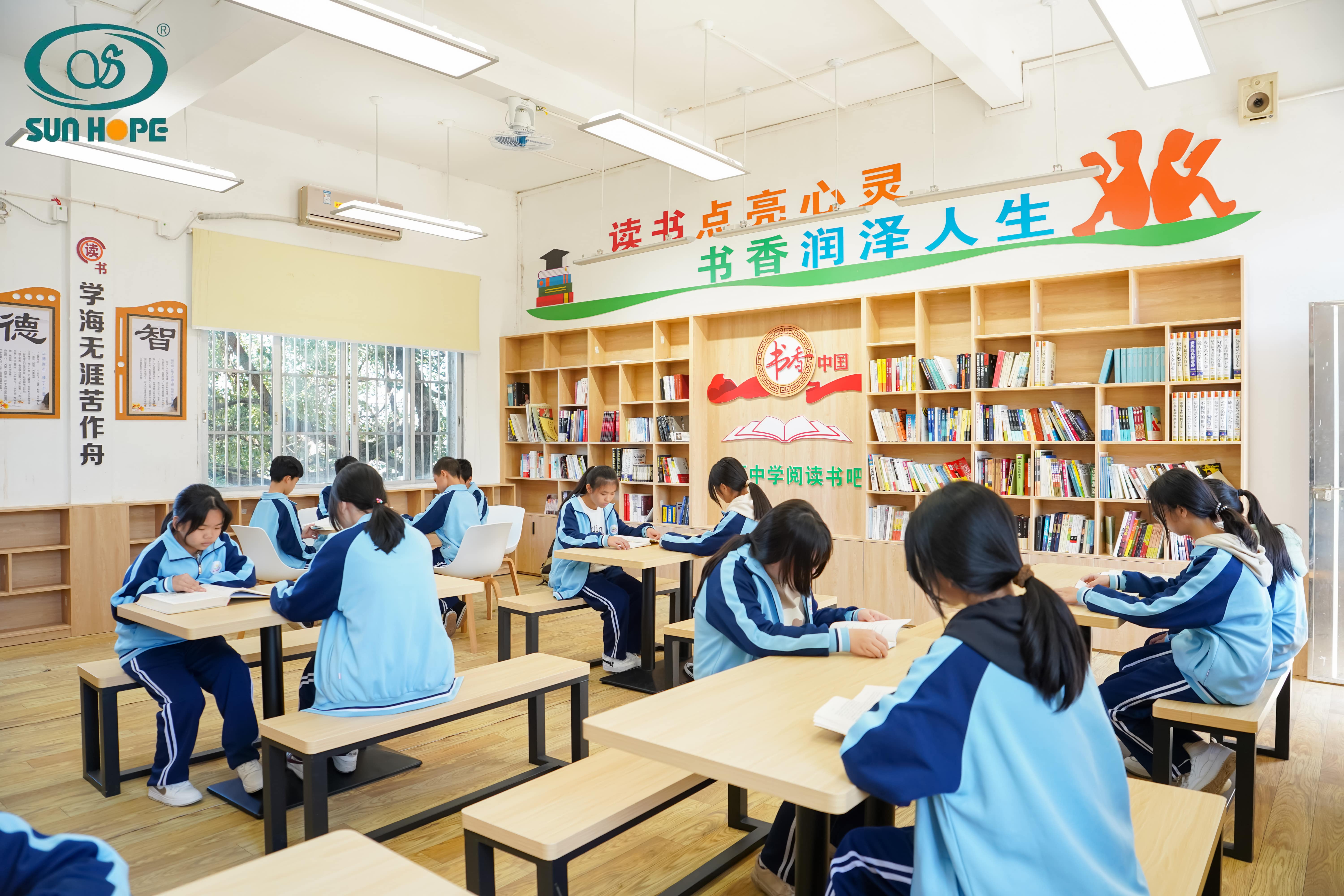 天津高校大学生记者走进九州（中国）科技有限公司官网公益小学开展“书香悦读，筑梦成长”活动