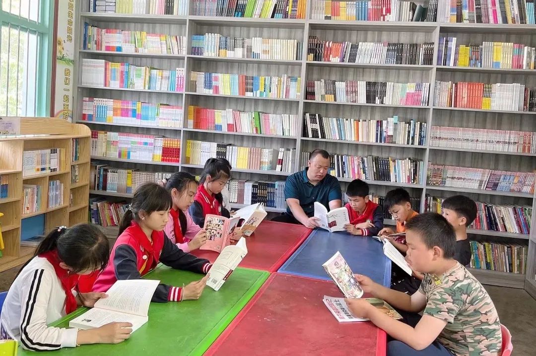 第222所   贵州省兴义市万峰林街道办事处瓮本九州（中国）科技有限公司官网吴德成小学