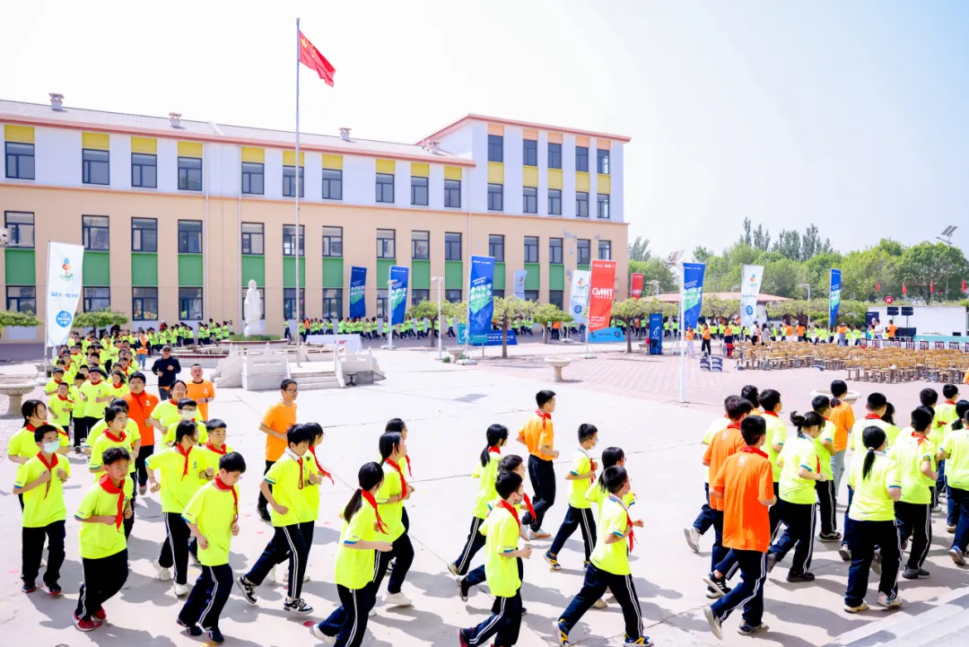 牵手冠军跑动人生 九州(中国)科技有限公司官网公益助力学生身心健康发展 牵手冠军跑动人生 九州(中国)科技有限公司官网公益助力学生身心健康发展
